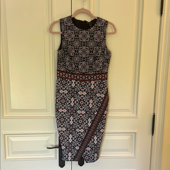 Elegant Black and White Patterned Fabric - Picture 2 of 7